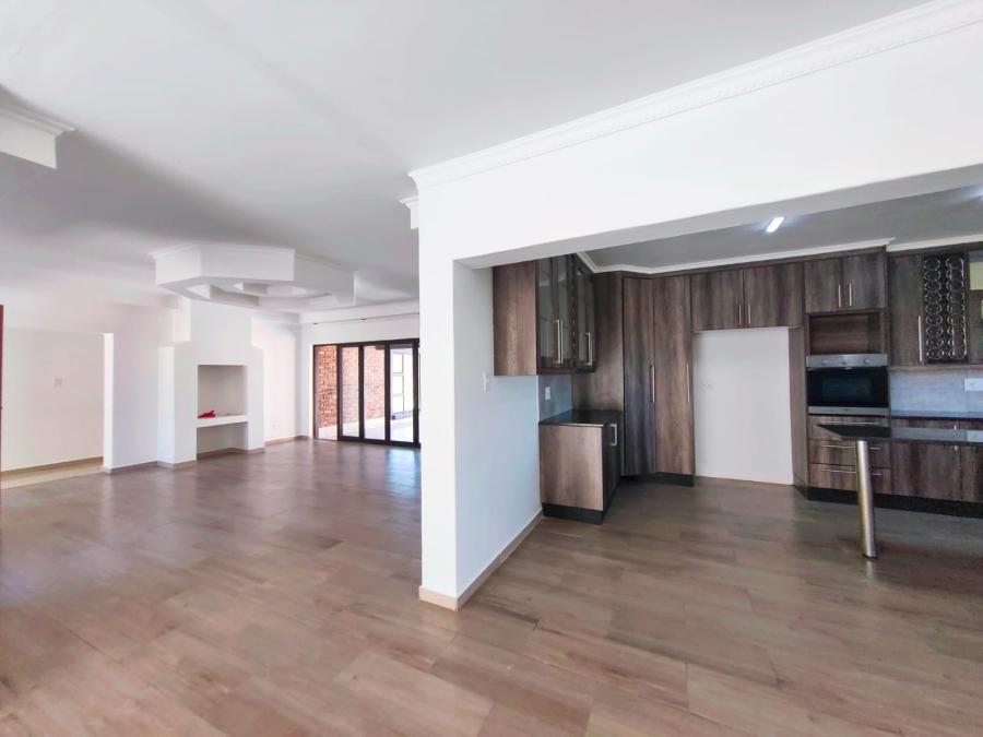 5 Bedroom Property for Sale in Grimbeeck Park North West